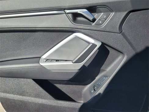 Used 2022 Audi Q3 2.0T Premium w/ Convenience Package image 19