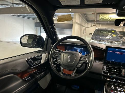 Used 2023 Lincoln Navigator Reserve AWD/4WD image 26
