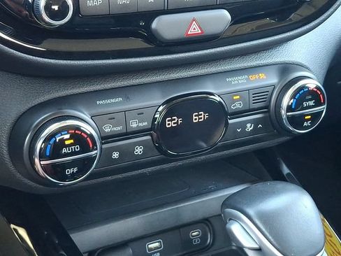 Certified 2024 Kia Soul EX FWD image 17