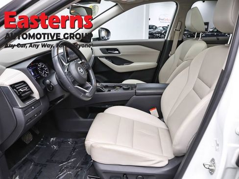 Used 2021 Nissan Rogue SV w/ Premium Package AWD/4WD image 14