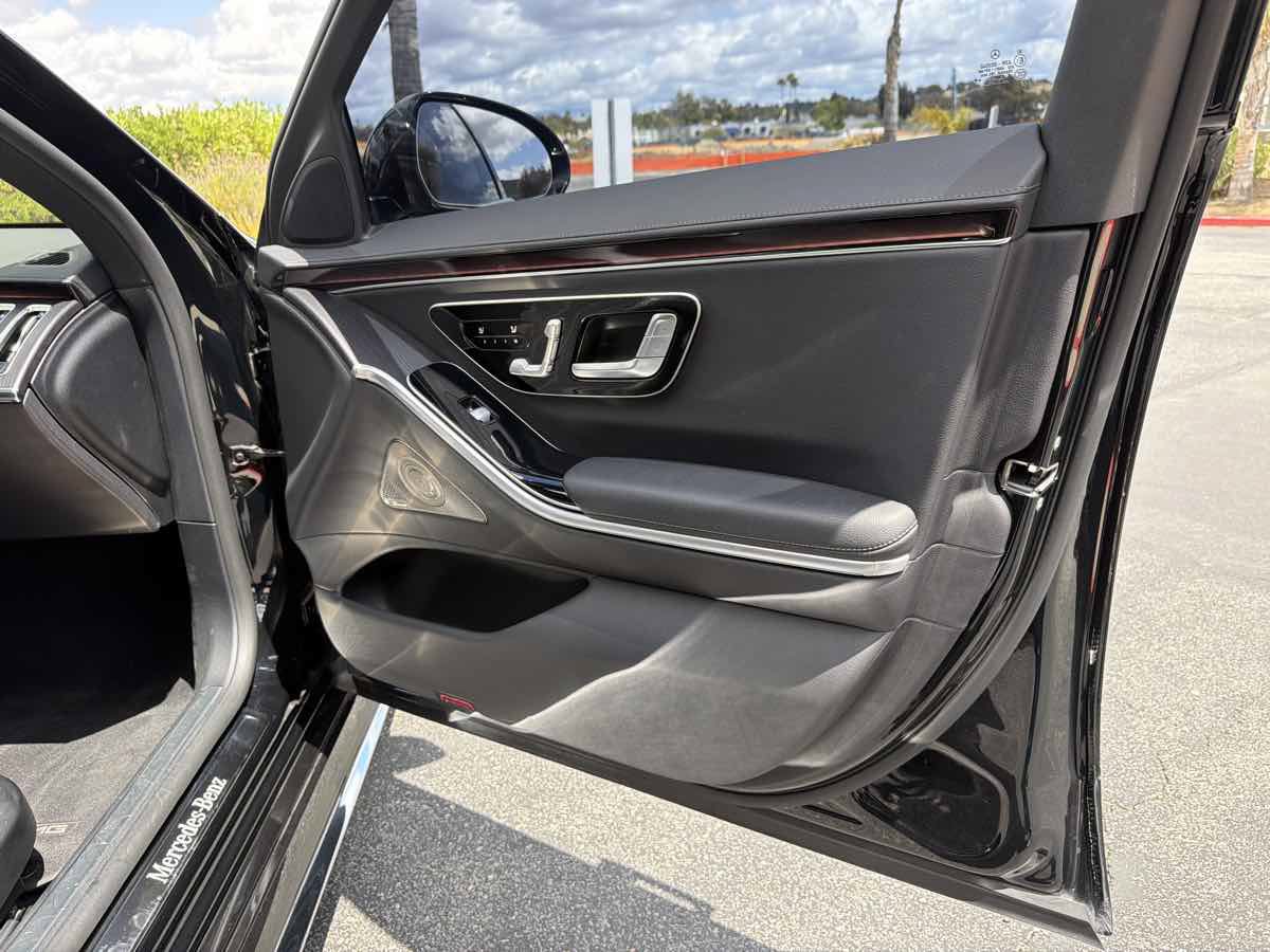 Used 2023 Mercedes-Benz S 500 4MATIC w/ AMG Line image 35