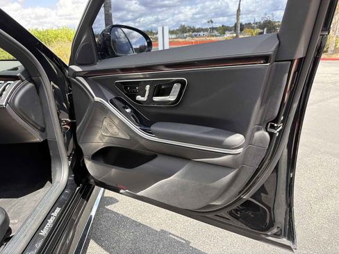 Used 2023 Mercedes-Benz S 500 4MATIC w/ AMG Line image 35