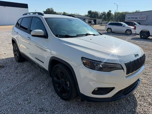 Used 2019 Jeep Cherokee Latitude Plus FWD image 9