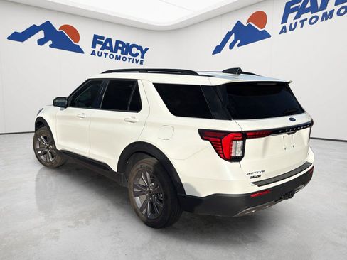 Used 2026 Ford Explorer Active AWD/4WD image 7