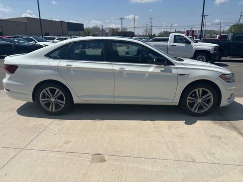 Used 2019 Volkswagen Jetta R-Line w/ R-Line Cold Weather Package FWD image 10