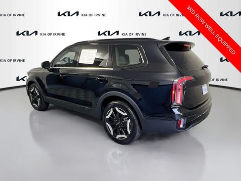 Certified 2023 Kia Telluride EX w/ EX Captain's Chair Package FWD image 6
