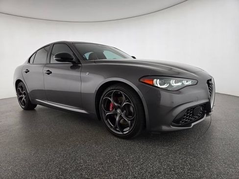 Used 2024 Alfa Romeo Giulia Ti w/ Performance Driving Package RWD image 15