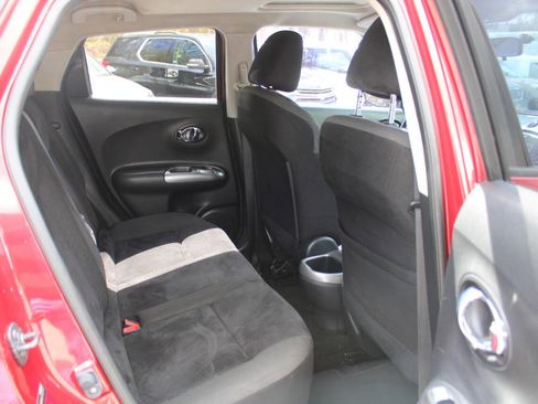 Used 2011 Nissan Juke SV w/ Interior Illumination Pkg image 28