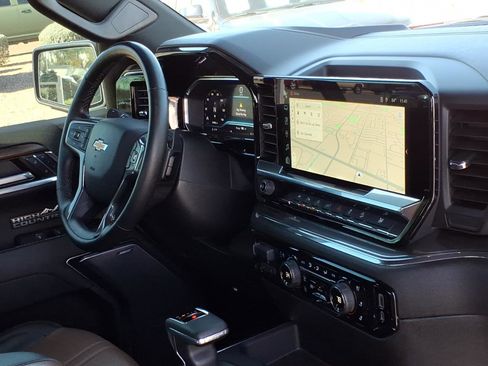 Used 2025 Chevrolet Silverado 1500 High Country w/ Z71 Off-Road Package image 14