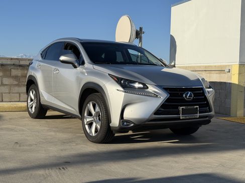 Used 2017 Lexus NX 200t FWD image 2