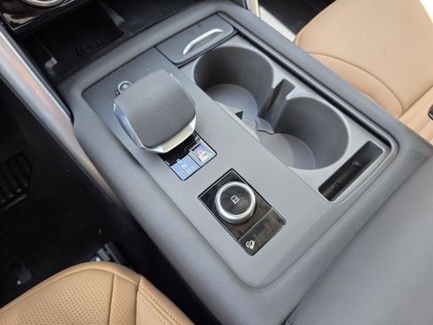 New 2026 Land Rover Discovery Limited Edition AWD/4WD image 18