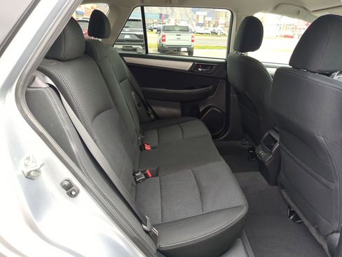 Used 2019 Subaru Outback 2.5i Premium image 31