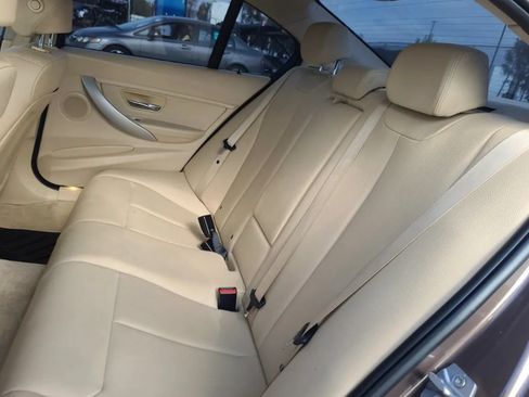 Used 2015 BMW 320i xDrive Sedan AWD/4WD image 5
