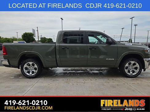 New 2026 RAM 1500 4x4 Crew Cab image 2