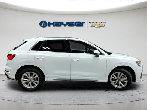 Used 2025 Audi Q3 2.0T Premium AWD/4WD image 2