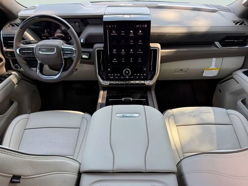 New 2026 GMC Yukon Denali w/ Denali Reserve Package AWD/4WD image 19