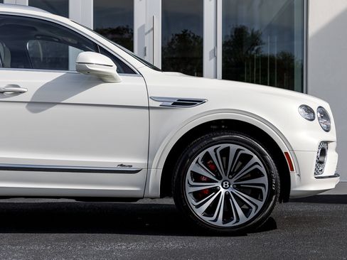 Used 2023 Bentley Bentayga Extended Wheelbase image 31