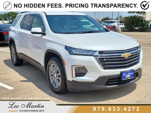 Used 2024 Chevrolet Traverse LT FWD image 2