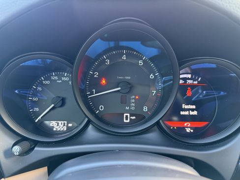 Certified 2022 Porsche Macan image 38