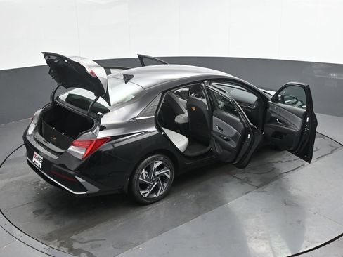 New 2026 Hyundai Elantra Limited FWD image 48