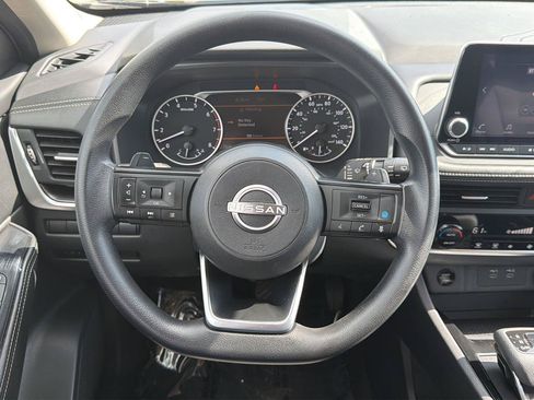Used 2024 Nissan Rogue SV AWD/4WD image 12