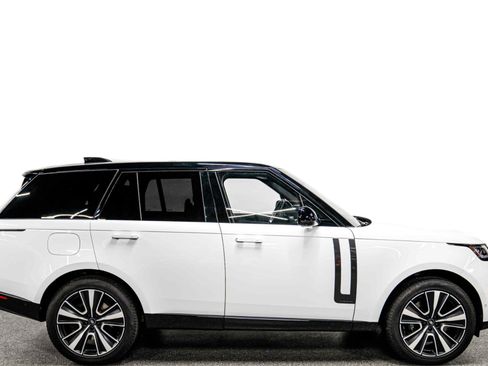 Used 2024 Land Rover Range Rover Autobiography AWD/4WD image 2