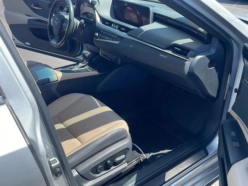 Used 2020 Lexus ES 350 w/ Accessory Package FWD image 29