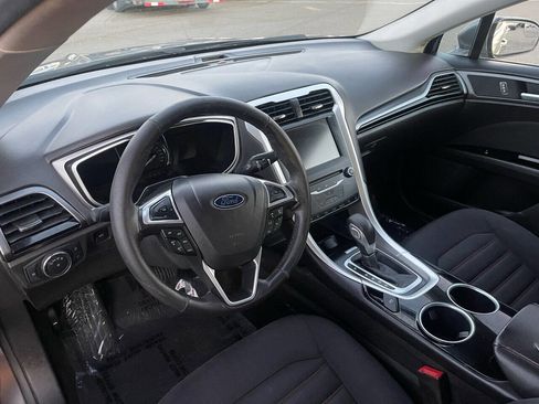Used 2014 Ford Fusion SE image 12