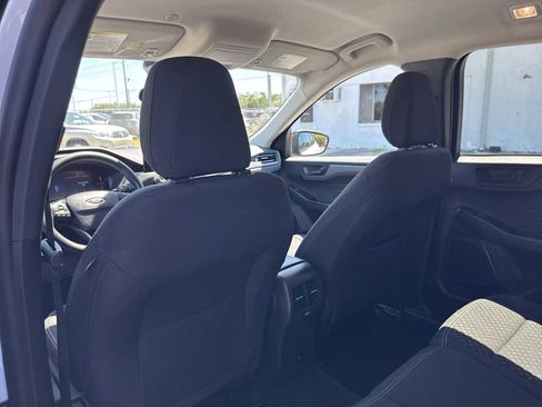 Used 2025 Ford Escape Active AWD/4WD image 16