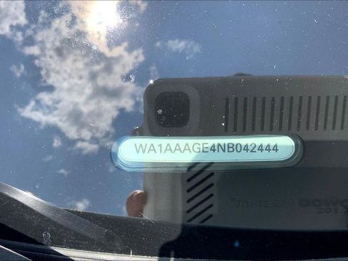 Used 2022 Audi e-tron Premium image 34