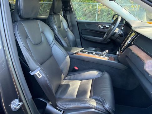 Used 2023 Volvo XC60 B5 Ultimate image 20