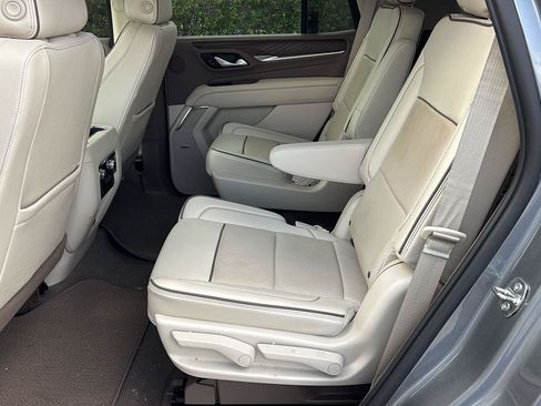 Used 2022 GMC Yukon Denali AWD/4WD image 15