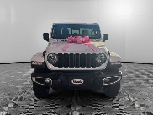 New 2025 Jeep Gladiator Sport image 4