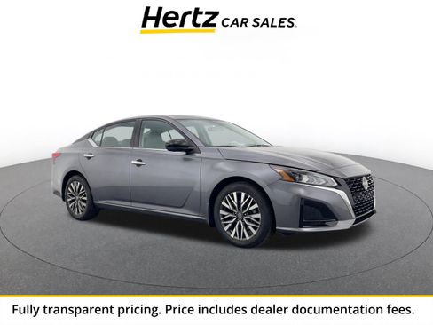 Used 2025 Nissan Altima 2.5 SV FWD image 1