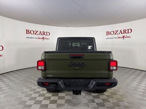 Used 2023 Jeep Gladiator Sport image 7
