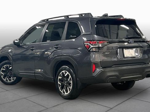 Used 2025 Subaru Forester Premium AWD/4WD image 12