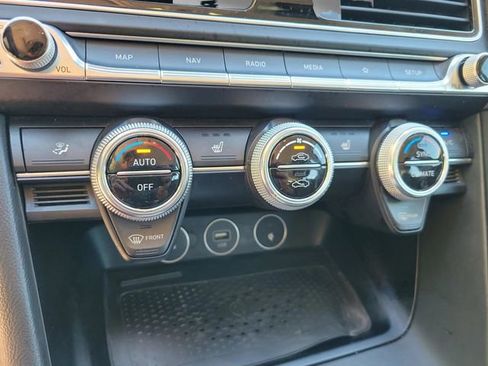 Used 2022 Genesis G70 2.0T w/ Prestige Package RWD image 25