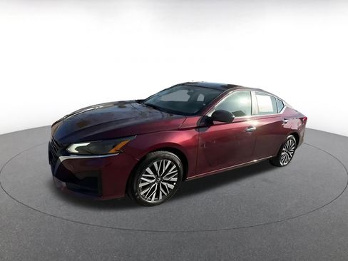 Used 2025 Nissan Altima 2.5 SV image 7