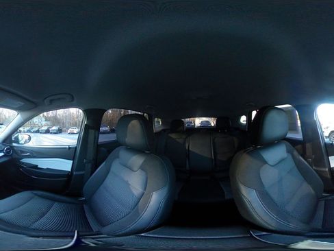 Used 2025 Chevrolet Trax LT image 36