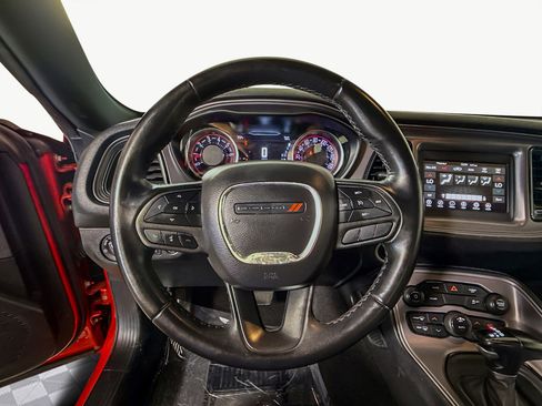 Used 2023 Dodge Challenger SXT image 13