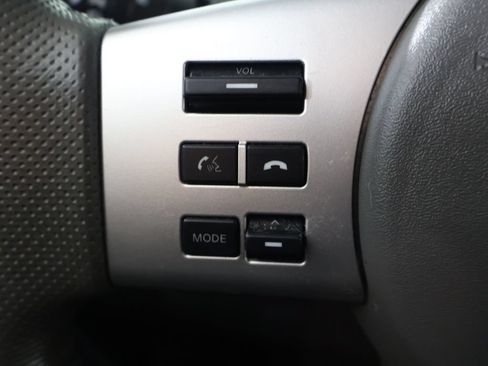 Used 2014 Nissan Frontier SL w/ SL Moonroof Package AWD/4WD image 39