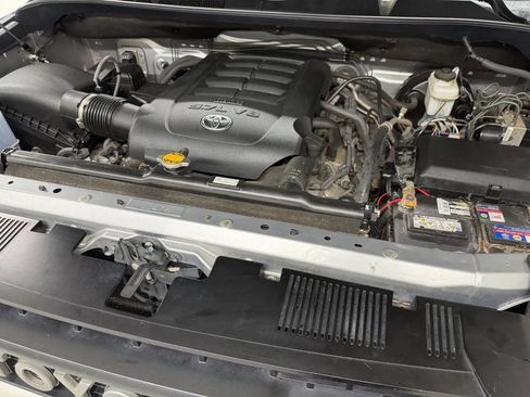 Used 2017 Toyota Tundra SR5 w/ TRD Off Road Package AWD/4WD image 47