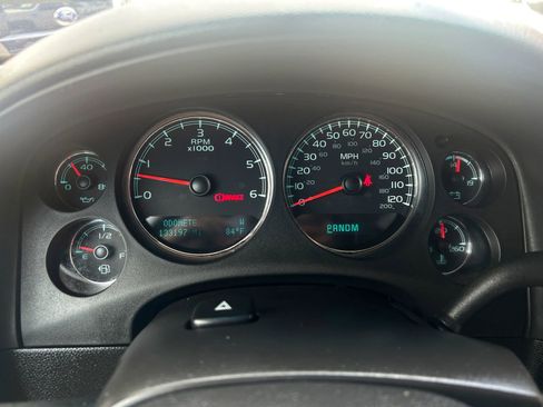 Used 2013 Chevrolet Avalanche LT image 20
