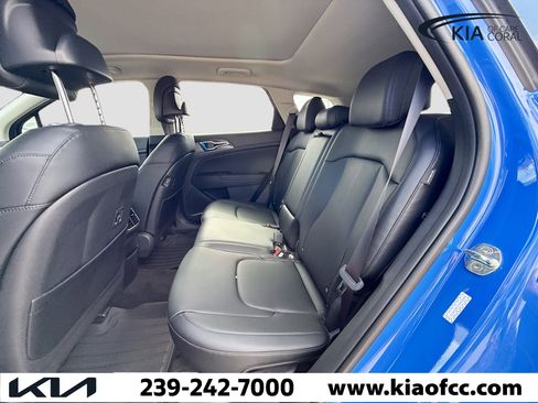 New 2026 Kia Sportage EX w/ EX Panorama Roof Package FWD image 18
