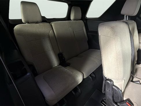 Certified 2023 Chevrolet Traverse LS w/ Safety Package image 29