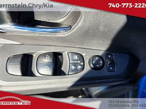 Used 2024 Nissan Kicks SR w/ SR Premium Package FWD image 7
