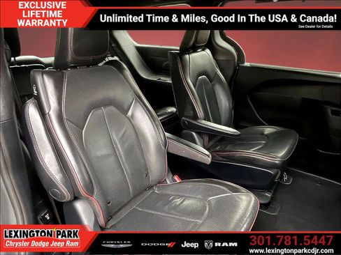 Used 2020 Chrysler Pacifica Limited FWD image 23