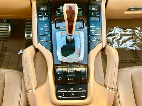 Used 2014 Porsche Cayenne GTS AWD/4WD image 25