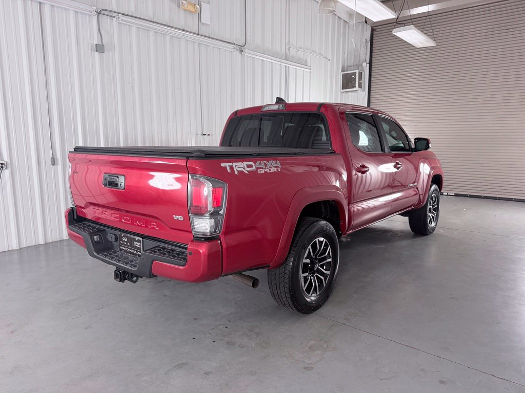 Used 2022 Toyota Tacoma TRD Sport w/ TRD Premium Sport Package AWD/4WD image 5