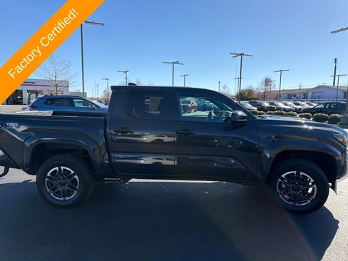 Used 2025 Toyota Tacoma TRD Sport image 6